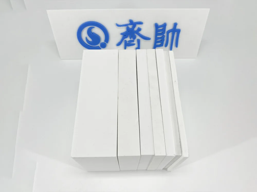 Који материјал је керамичка плоча од алуминијума?